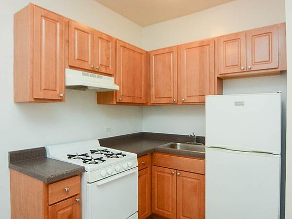 4th image of 1742 N Humboldt Blvd APT 205
