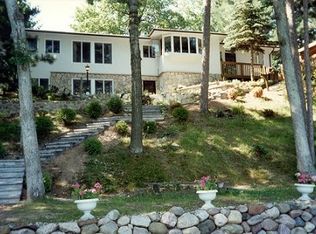 E1242 County Park Ln, Waupaca, WI 54981