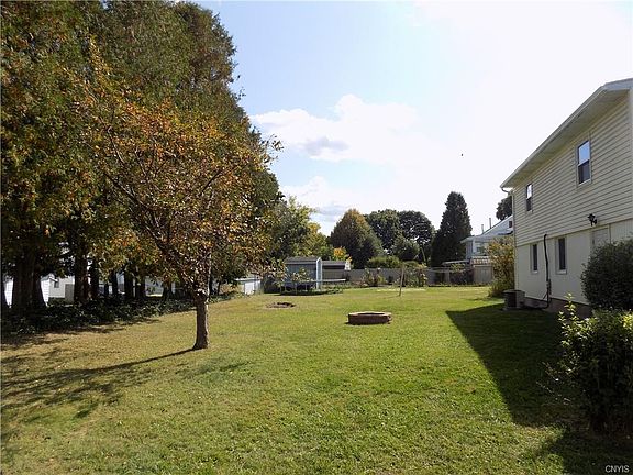 3rd image of 126 Male Ave