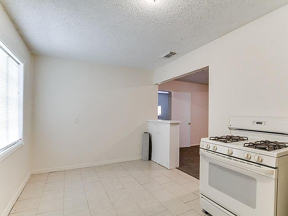 5th image of 1203 Bank Dr