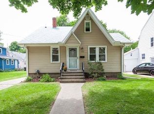 1128 3rd St, Jackson, MI 49203