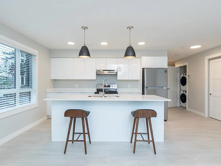 2338 Island Hwy S — Photo 18