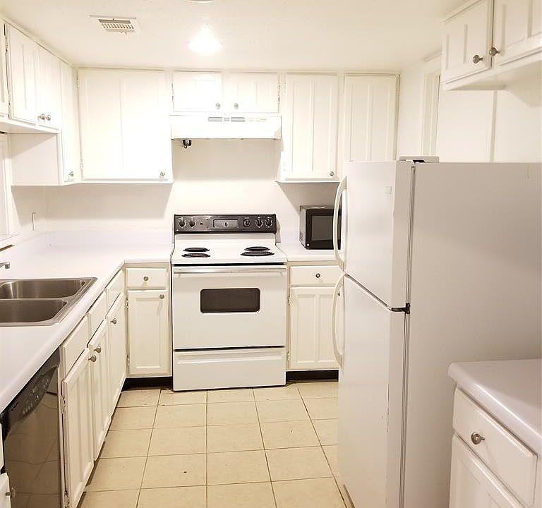 1st image of 8405 Bayou Pine Ct