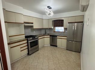 (Undisclosed Address), Staten Island, NY 10305
