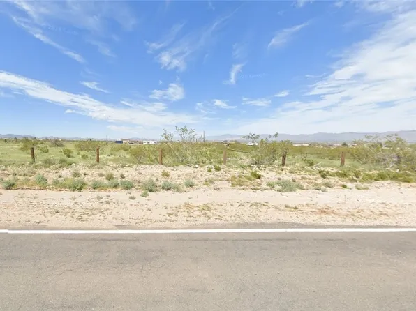 8 E 1/2 W, Golden Valley, AZ 86413