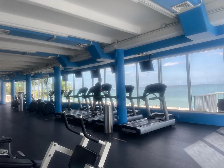 5401 Collins Ave #1513 — Photo 7