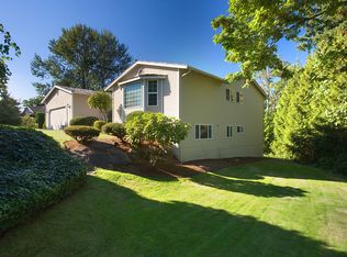 9824 NE 34th St, Bellevue, WA 98004
