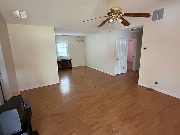 3rd image of 1196 Minter Rd