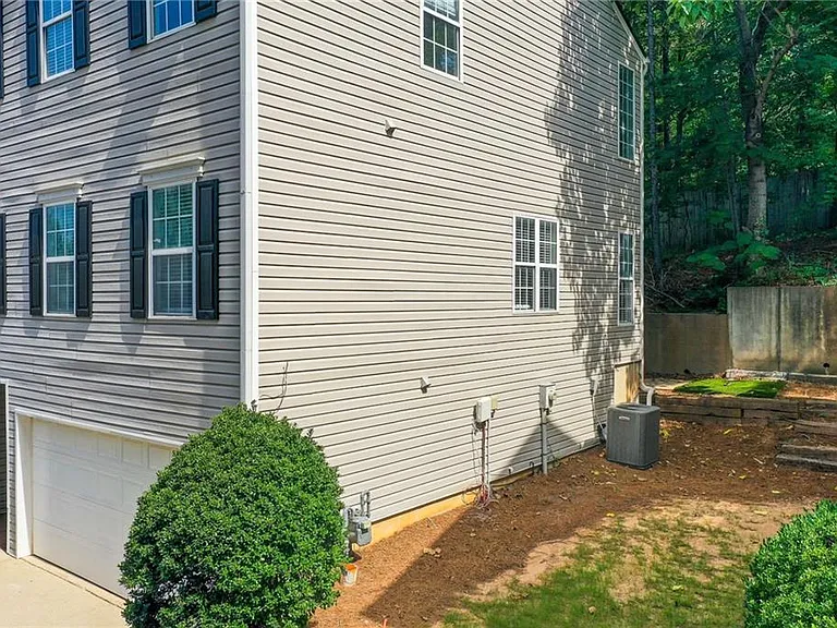 2470 Stonegate Dr NW — Photo 32