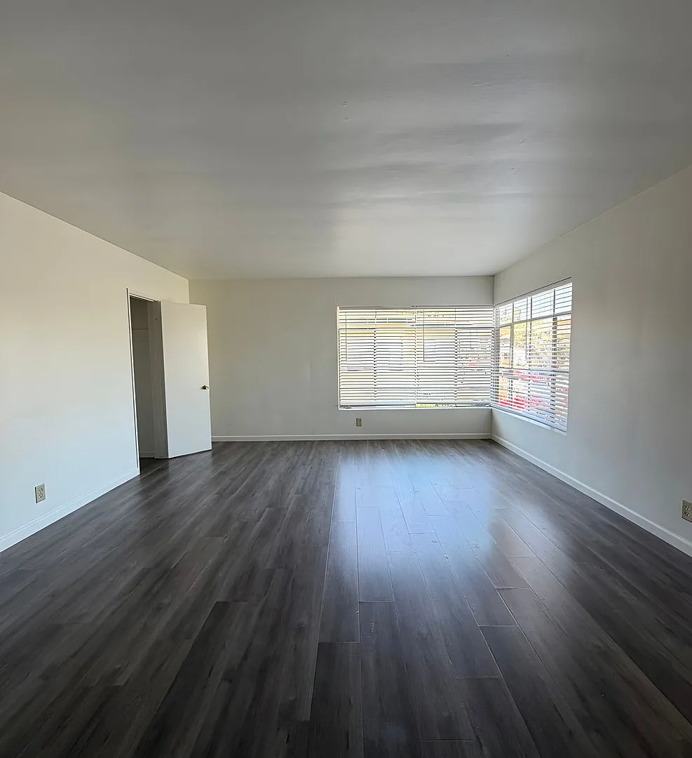 4132-38 Somerset Drive — Photo 3
