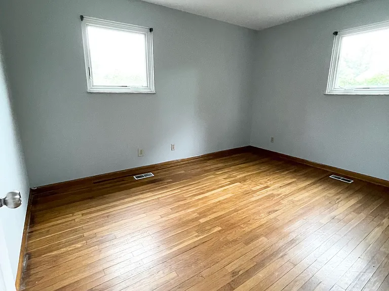 5800 Harlem Rd — Photo 14