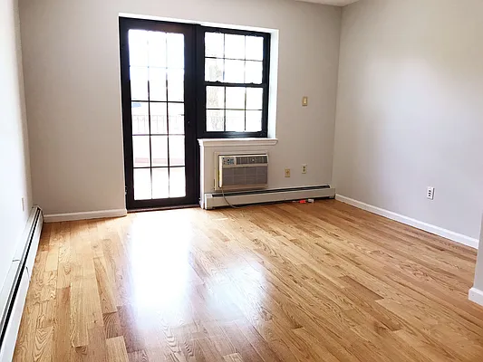 Rented by NY Space Finders Inc. | media 37