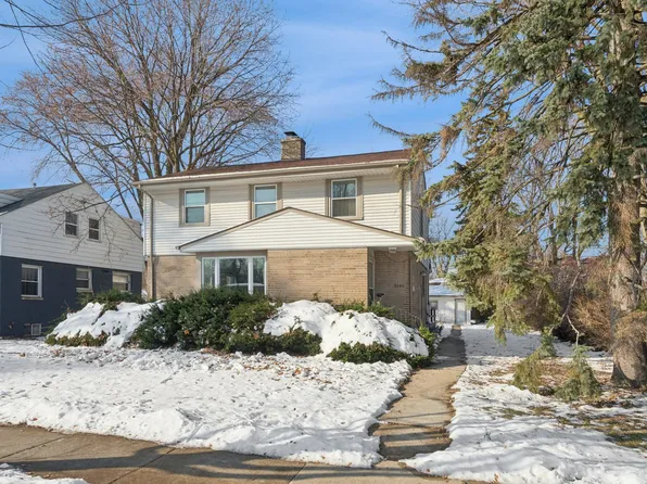 8646 E Prairie Rd, Skokie, IL 60076