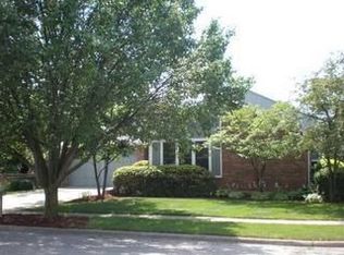 3233 Heysham Dr, Columbus, OH 43221
