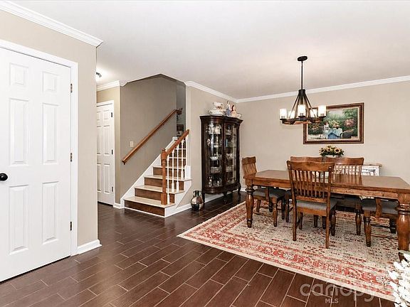 5th image of 311 N Deerfield Cir