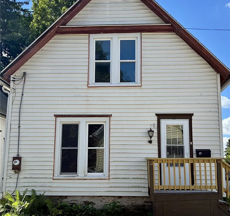 17 Wells St
