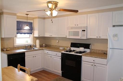 5th image of 15 Pleasant St