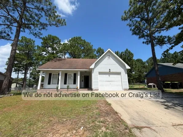 209 Eppingdale Dr, Spring Lake, NC 28390