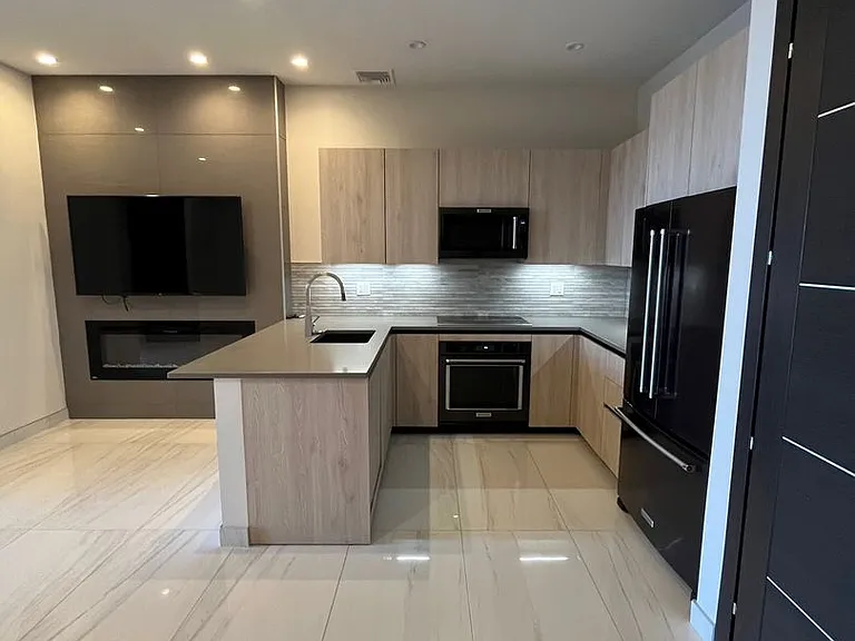 229 Waterman St — Photo 10