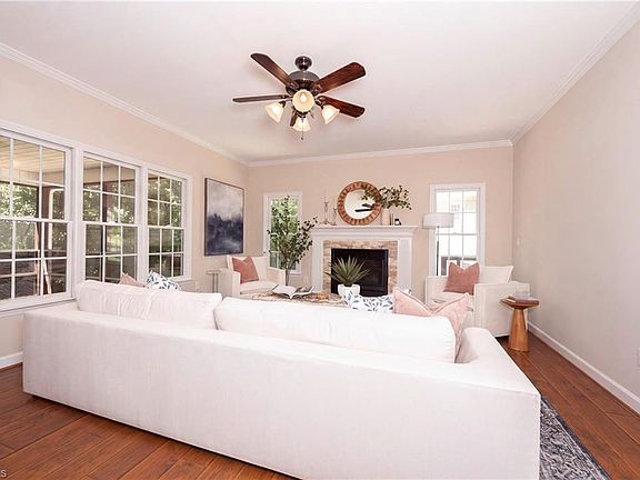 2nd image of 2686 Glen Forest Dr