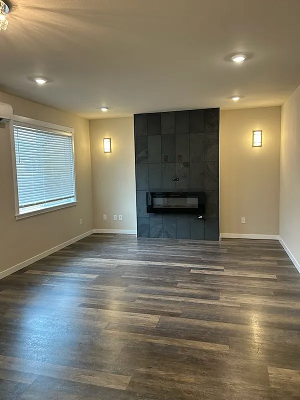 4 bed, 1699 sqft, $3,100 — Photo 4