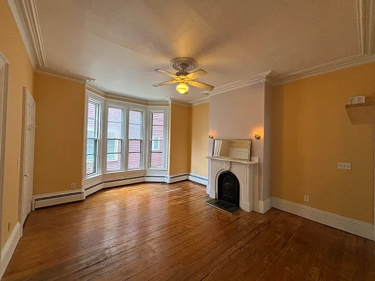 89 Oak St #1 — Photo 2
