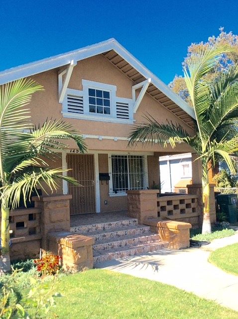 1st image of 1255 W 88th St