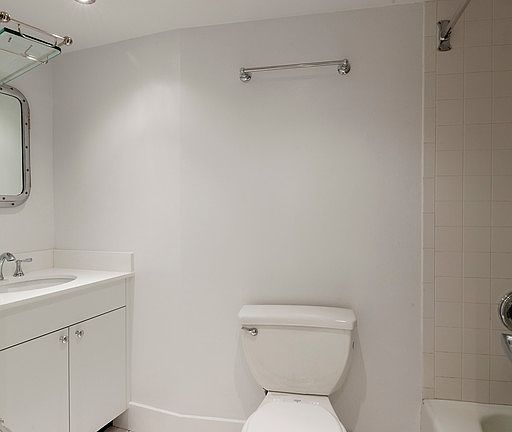 4th image of 27 W 16th St APT 3a