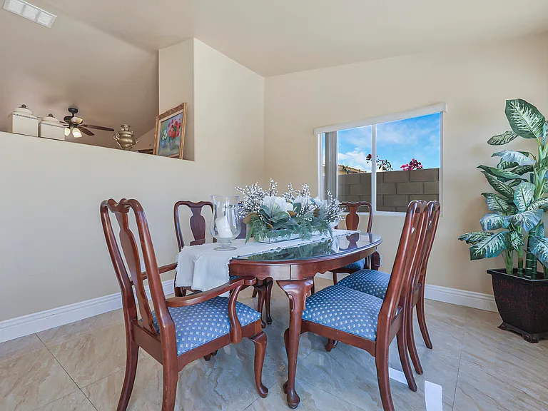 45930 Las Colinas — Photo 11