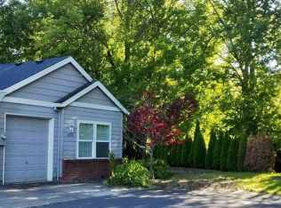 8840 SW Maple Ct, Tigard, OR 97223