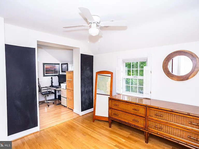 1207 N Livingston St — Photo 27