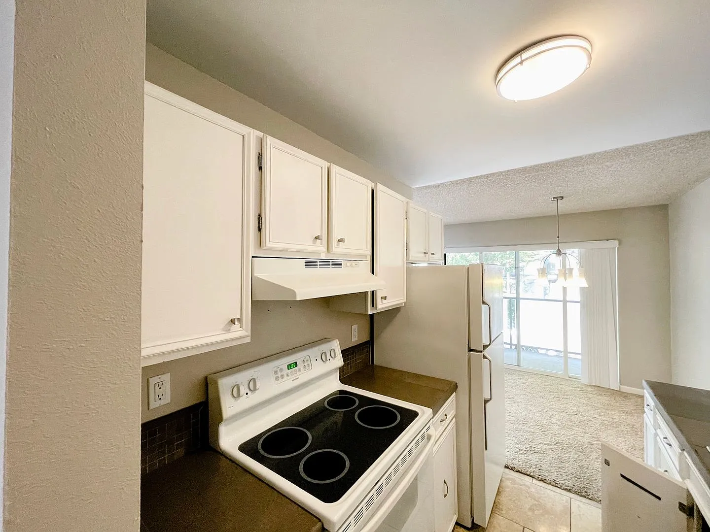 Prime Bellevue Way Location Brookside Condos! — Photo 4