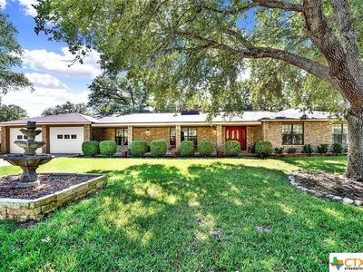 1983 Bentwood Dr, Floresville, TX, 78114