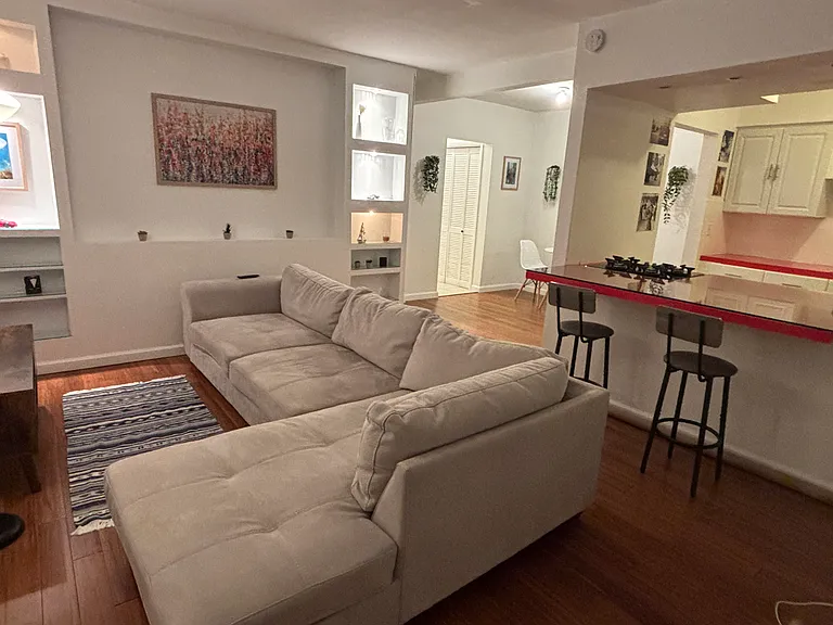 7424 Byron Ave #9B — Photo 13