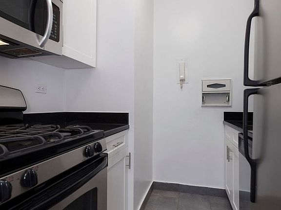 4th image of 185 E 85th St APT 6N
