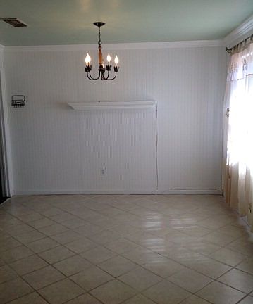 5th image of 404 E 48th St