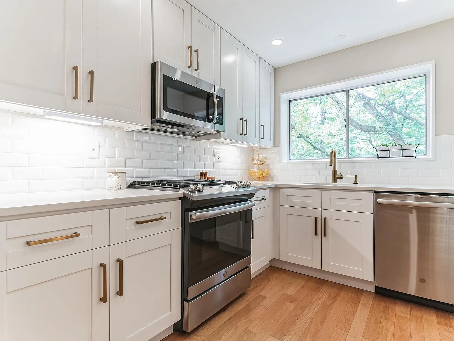 2 bed, 1378 sqft, $2,800 — Photo 4