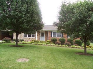 814 Setzer Dr NE, Conover, NC 28613