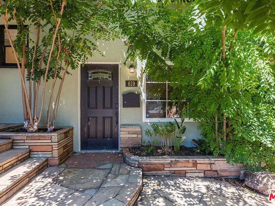 1st image of 819 Larrabee St