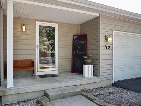 3rd image of 110 Timmer Dr NE