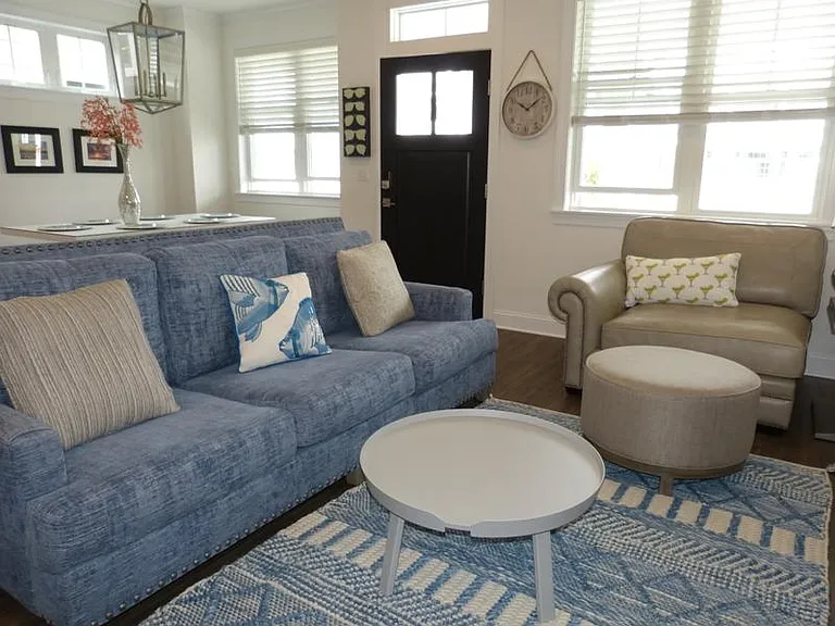 2717 Asbury Ave — Photo 12