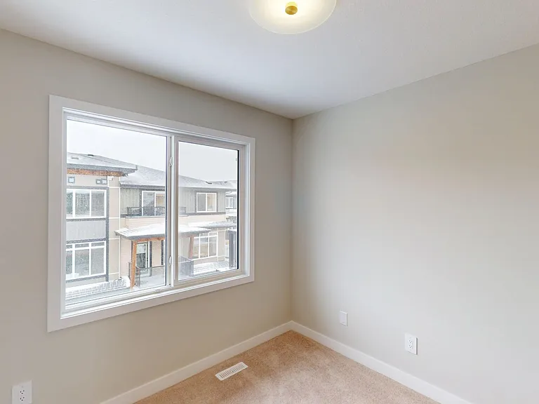 15 19th Ave SW — Photo 8