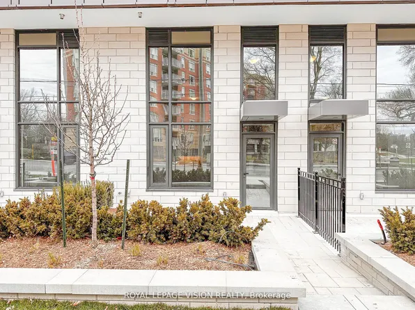 250 Lawrence Ave W #105, Toronto, ON M5M 1B2