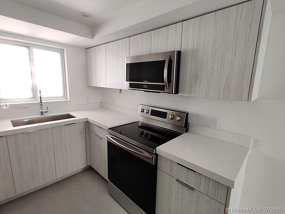 3rd image of 3755 NE 167th St APT 22
