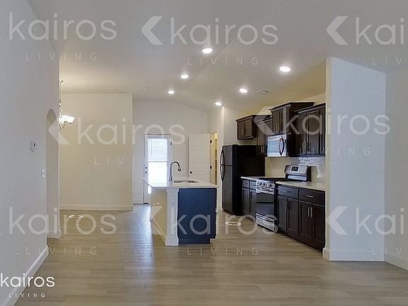 4th image of 516 NW 62nd Ave