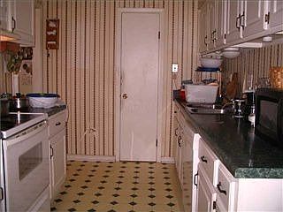 3rd image of 2306 Eveningview Dr