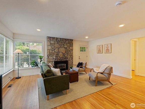 4th image of 819 NE 100th Street