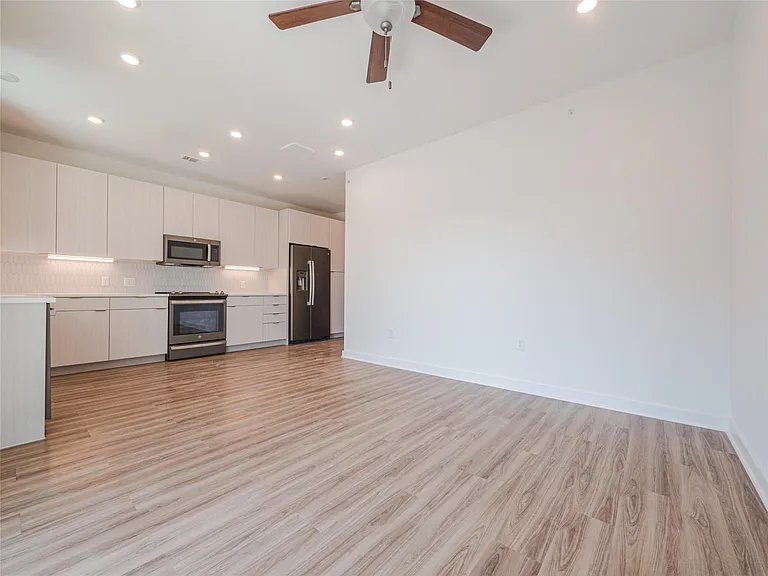 4802 S Congress Ave #515 — Photo 28