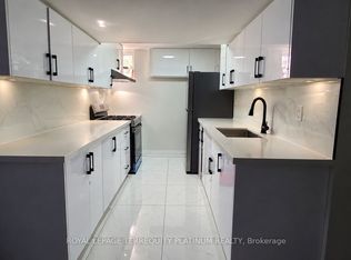 2 Hazelwood Dr #Basement, Brampton, ON L6S 1B3