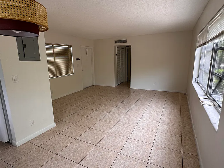 1940 Madison St #10 — Photo 6